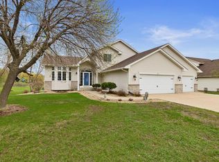 3801 Fox Trl, Saint Bonifacius, MN 55375