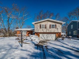 930 Kimberly Way, Lisle, IL 60532