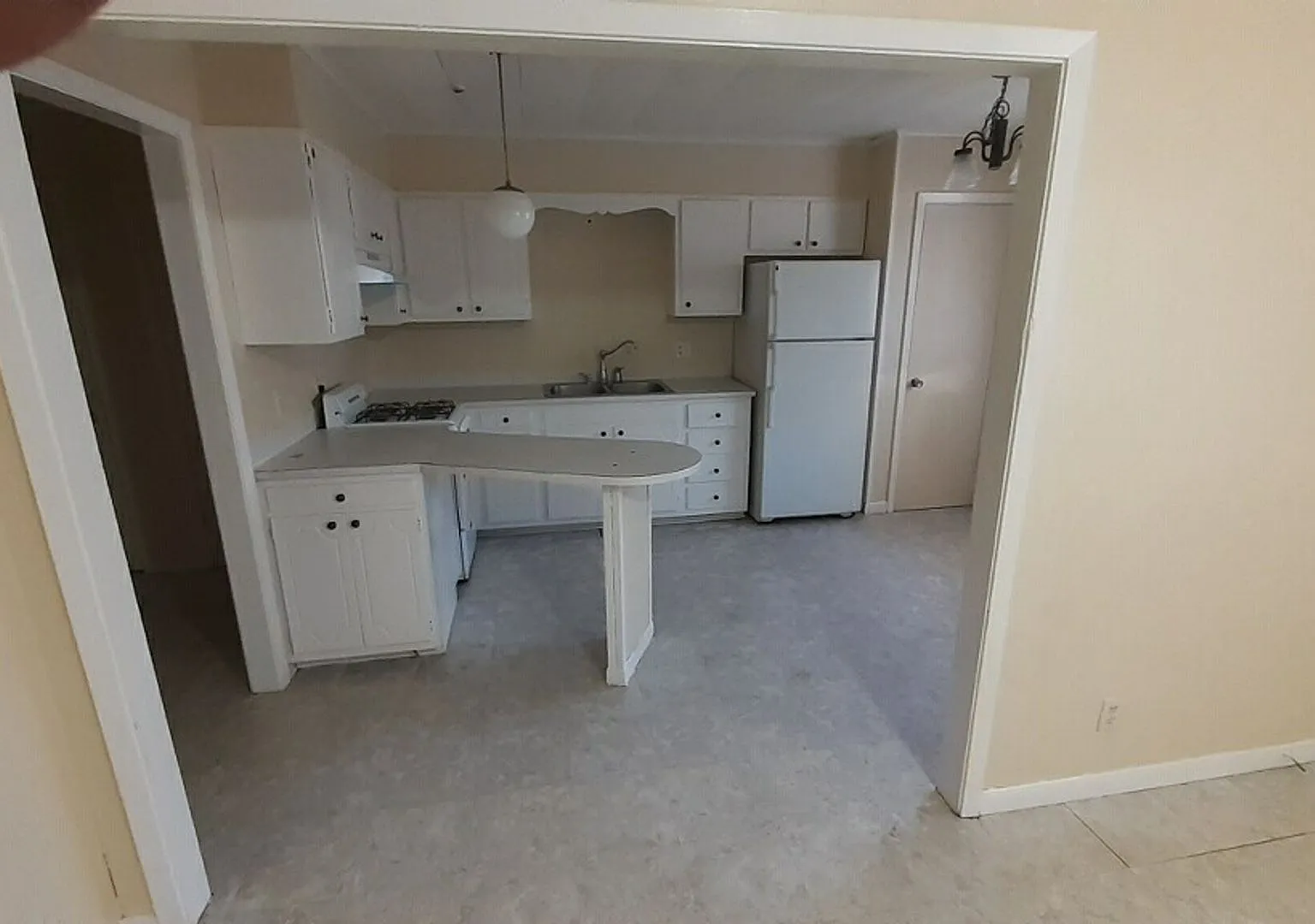 1 and 2 Bedroom Duplex Units Walking Distance to LA Tech — Photo 2