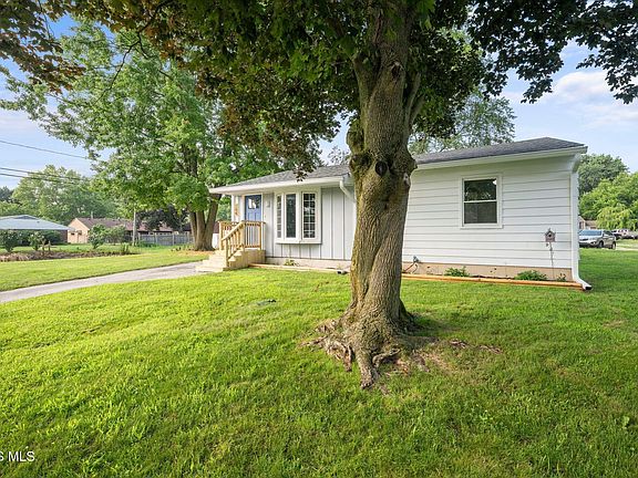 5th image of 244 Danesmoor Rd