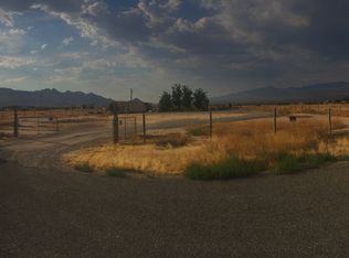 890 W Leffner Dr, Pahrump, NV 89060