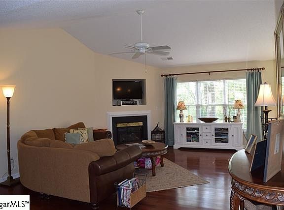 5th image of 535 Carey Dr