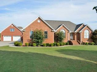1740 Three Mile Ln, Tuscumbia, AL 35674