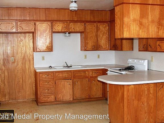 4th image of 806A Pecan Cir