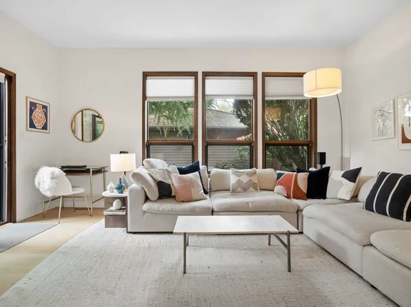 2421 Trafalgar St, Vancouver, BC V6K 3T2