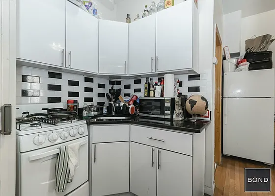 Rented by Bond New York | media 34