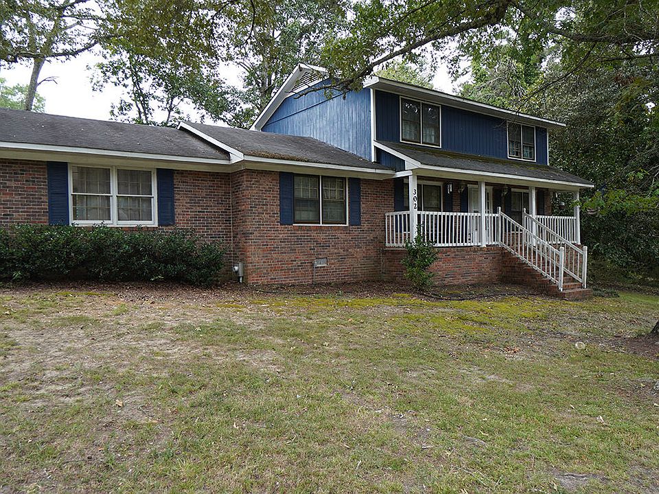 1st image of 302 Ridgewood Rd