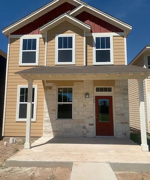 124 Martha Ln — Photo 1