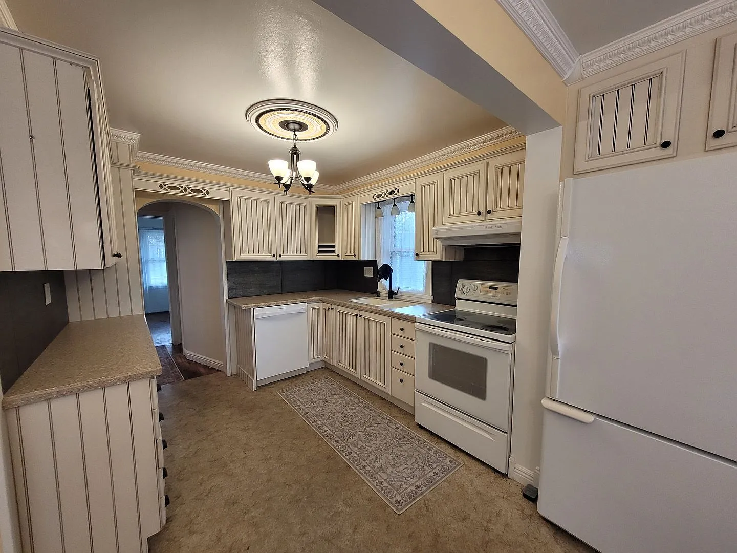 $1,595| 3BD 2BA| 866 Starr Ave | Available Now! — Photo 3