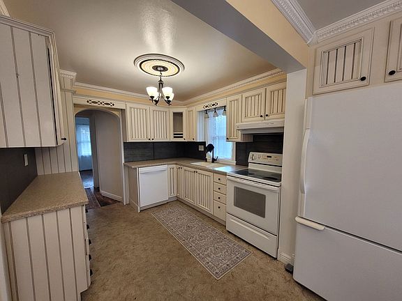 3rd image of 866 Starr Ave