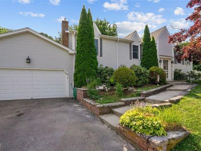 8 Christopher Dr, Smithfield, RI, 02828
