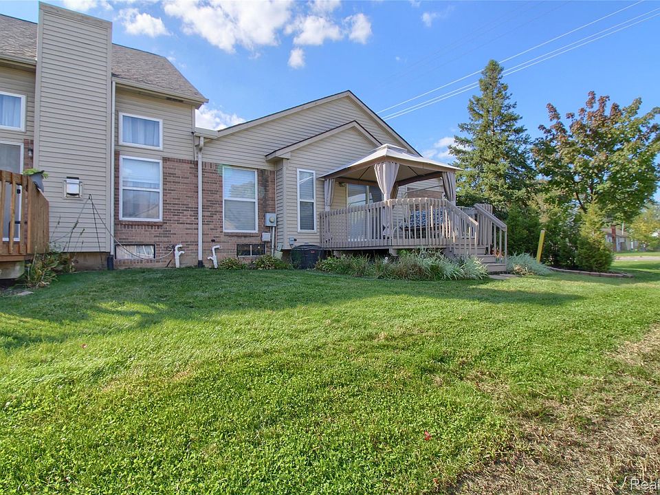 105 Farmington Rd, photo 27