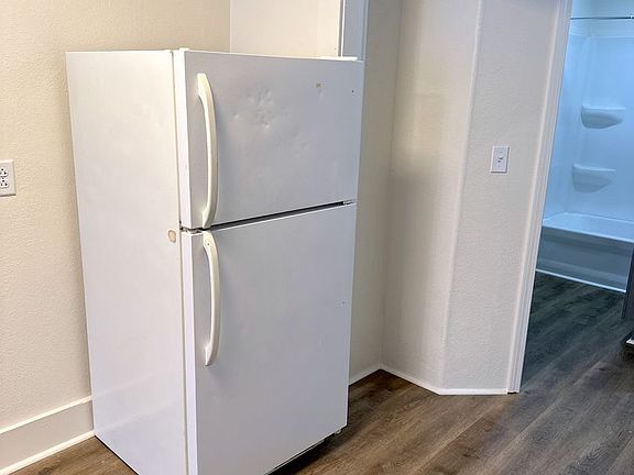 5th image of 601 W Franklin St APT B