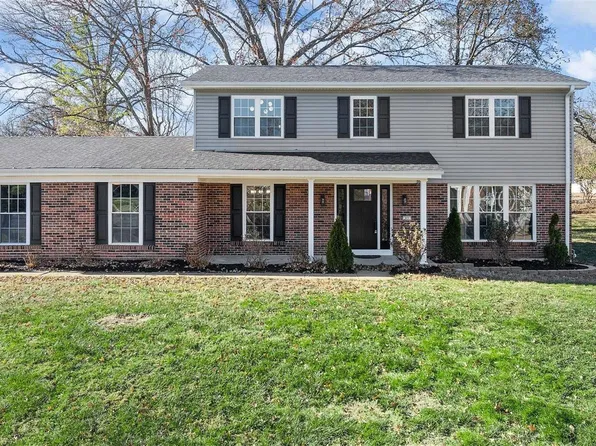 311 Breezeview Dr, Ballwin, MO 63021