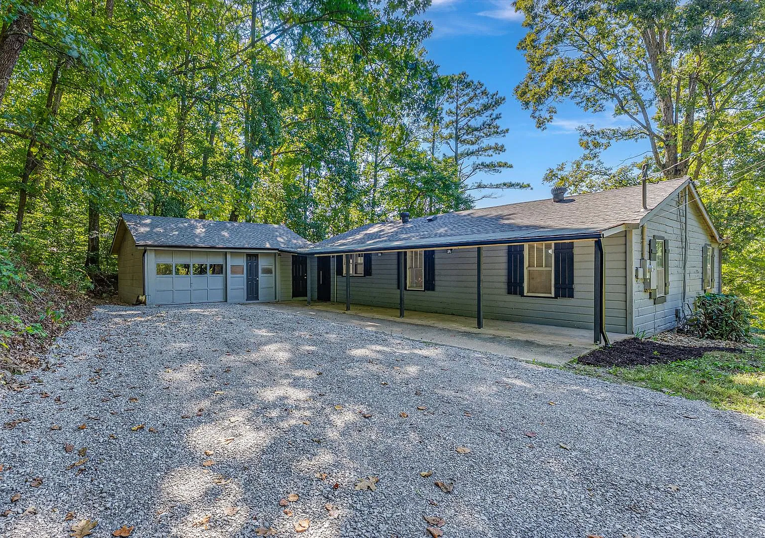 400 Fox Rd — Photo 2