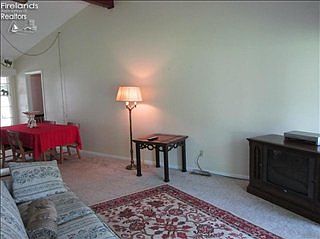 4th image of 410 Wilder Ave