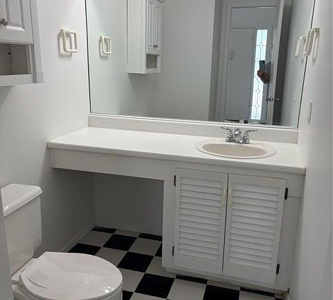 3rd image of 423 Elton Ct E