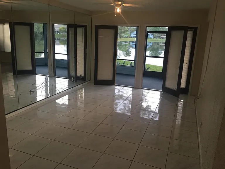 109 Blue Heron Dr — Photo 2