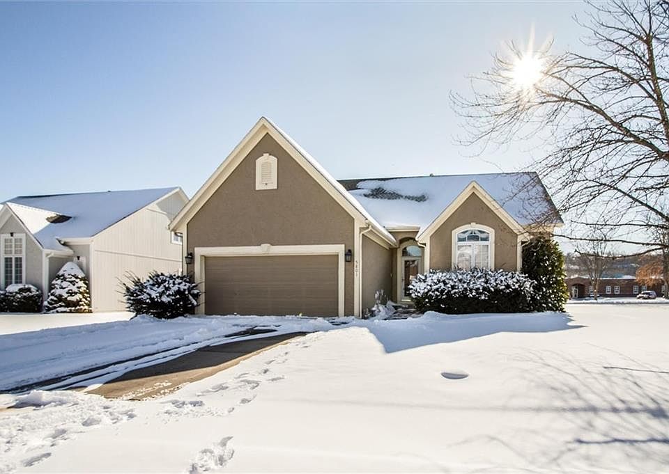 1st image of 5801 NE Hidden Meadows Dr
