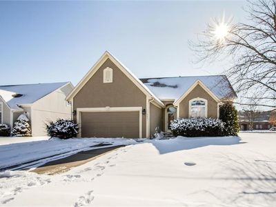 5801 NE Hidden Meadows Dr, Lees Summit, MO, 64064