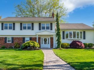 22 Bates Dr, Fairfield, NJ 07004
