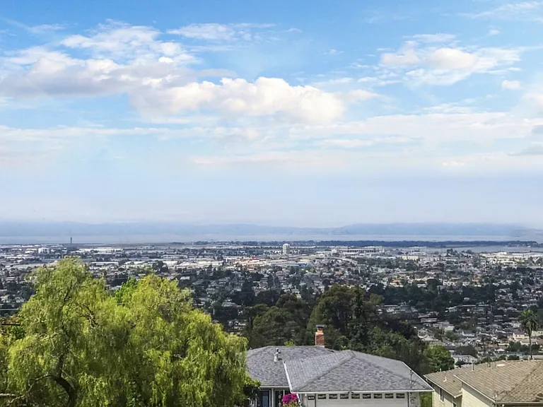 Sunkist Dr — Photo 15