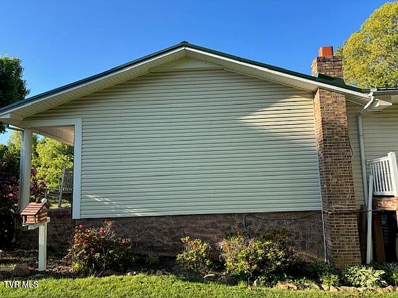 5th image of 281 Canterbury Ln