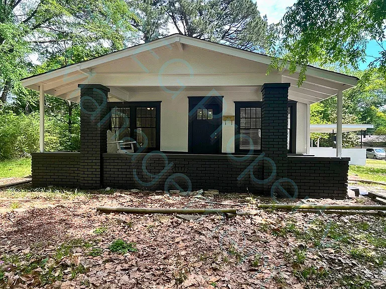 1904 Washington Ave — Photo 1