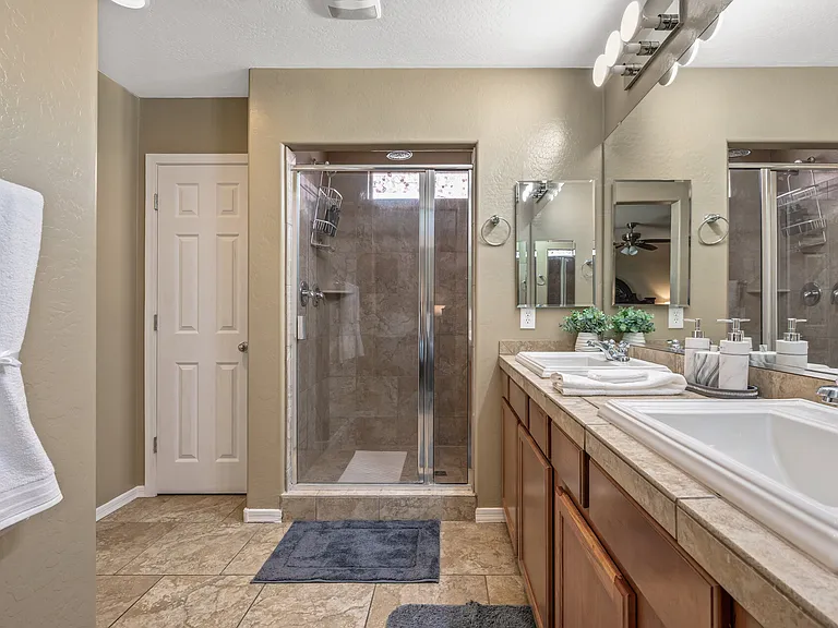 12025 W Polk St — Photo 36
