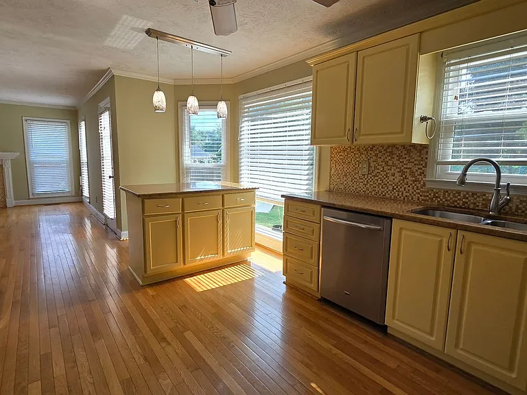 4488 Penhurst Ct — Photo 15