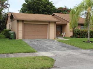 905 Cardinal Pl, Homestead, FL 33035