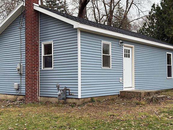2nd image of 128 Marion St