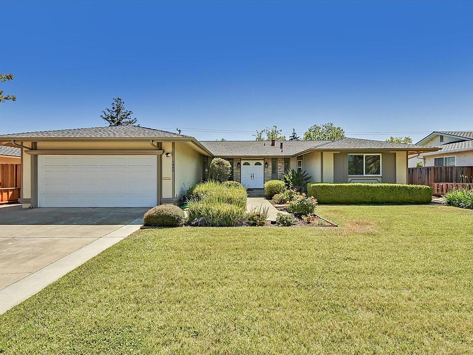 1st image of 1480 Saskatchewan Dr