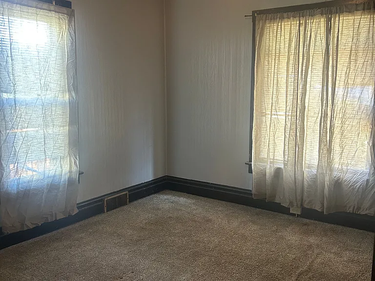 505 Fairbanks Ave — Photo 2