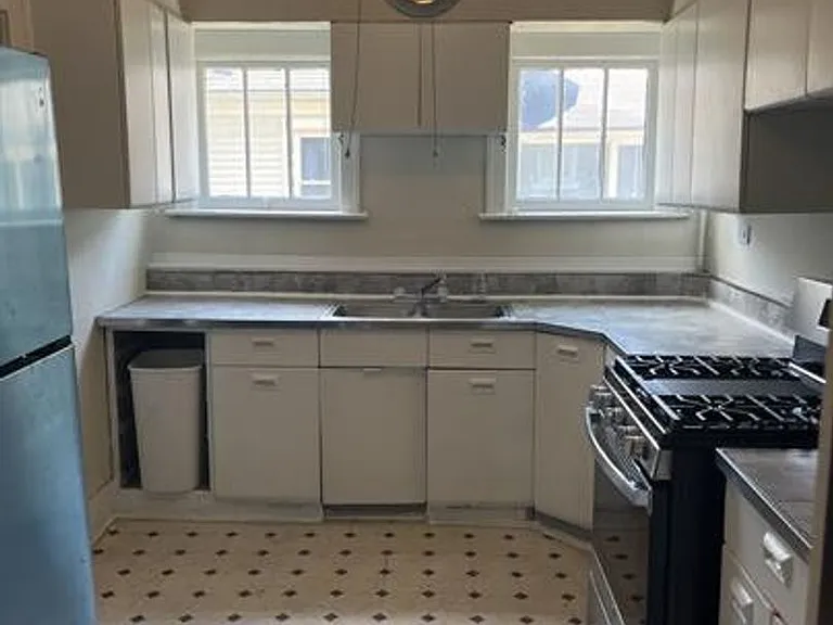 3907 Northwestern Pkwy. — Photo 9