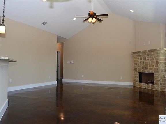 4th image of 328 Bogi St