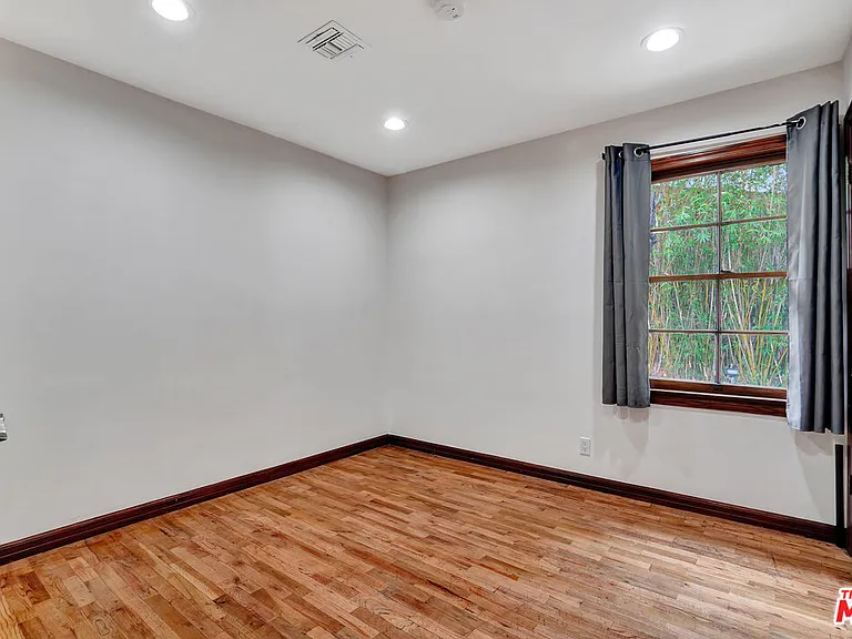 5155 Densmore Ave — Photo 14