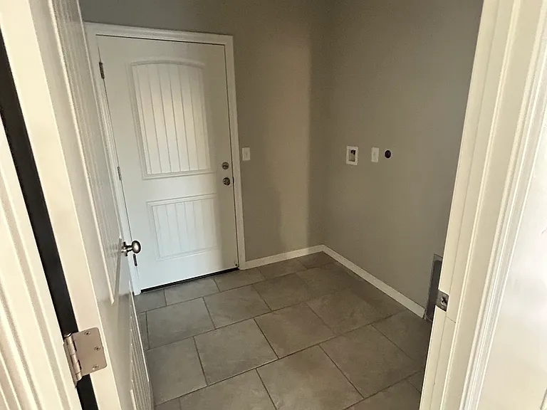 2925 N Central St — Photo 5