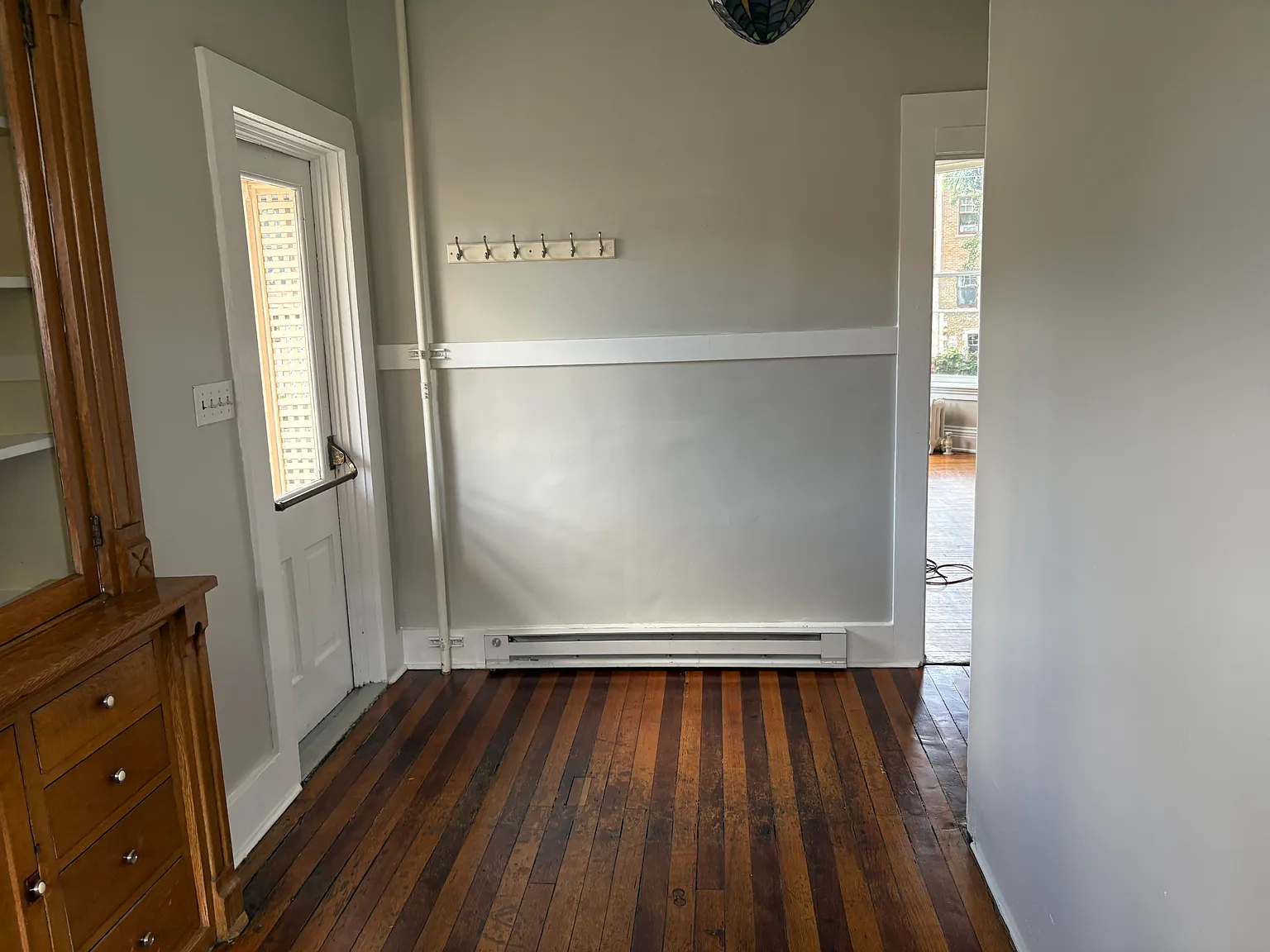 1018 W Berry St — Photo 1