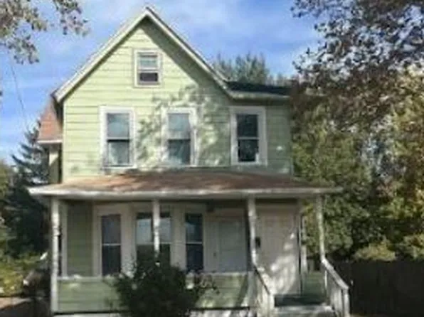 1427 E 51st St, Cleveland, OH 44103