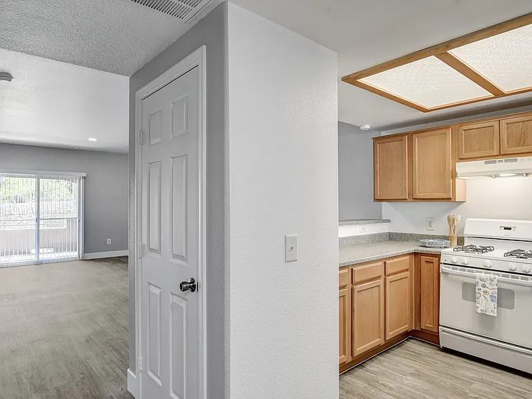 Aspen Peak Condominiums — Photo 15