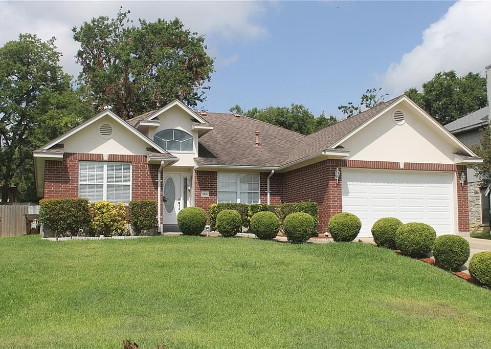 1st image of 2106 Surrey Dr