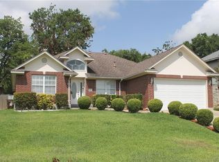 2106 Surrey Dr, Round Rock, TX 78664