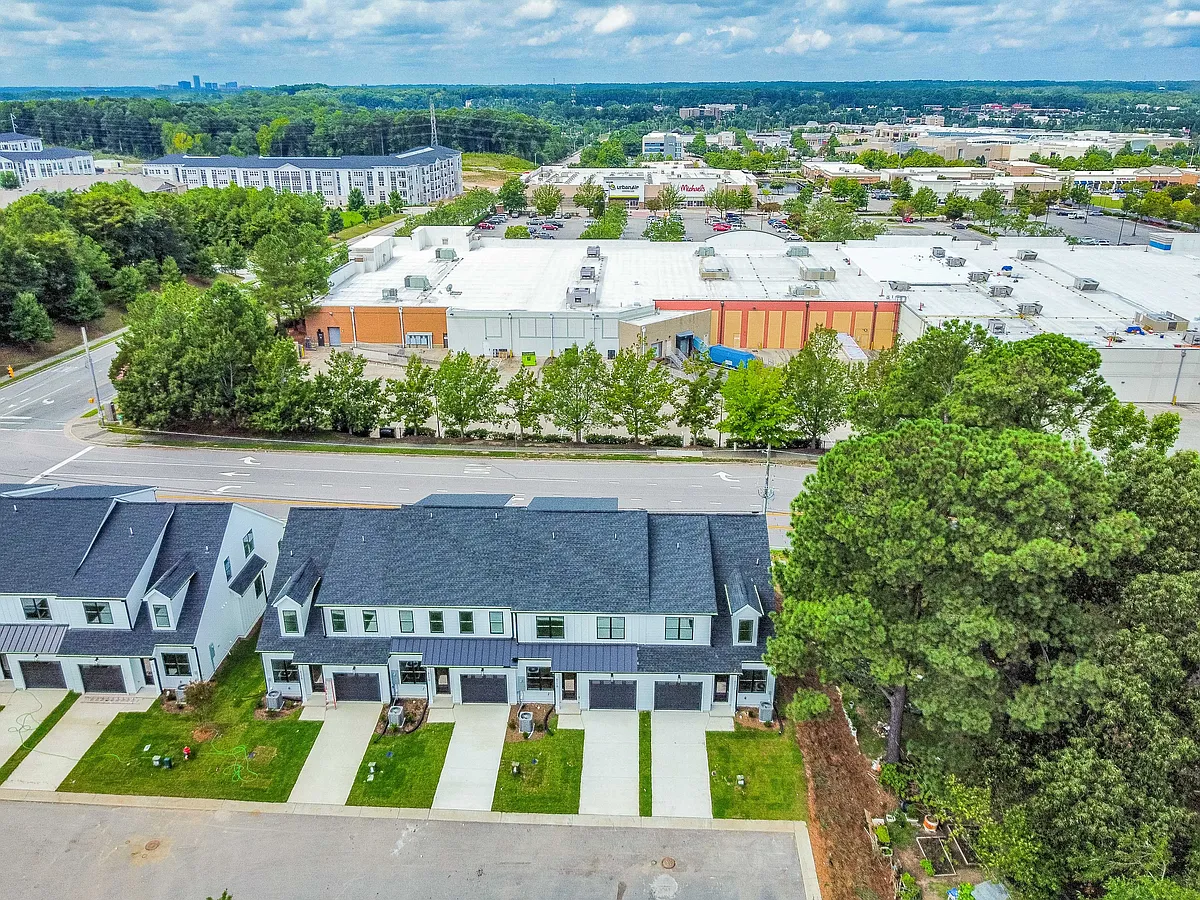 Building Photo - 4603 1/2 Malone Ct