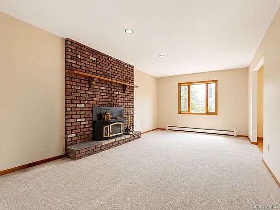 5th image of 6 Roberts Lane