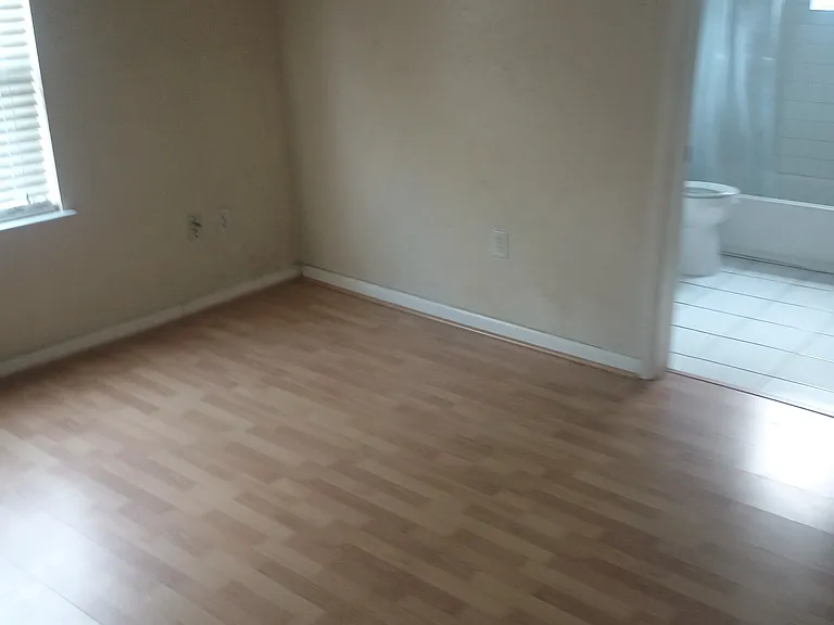 2324 S Brown Ave — Photo 5