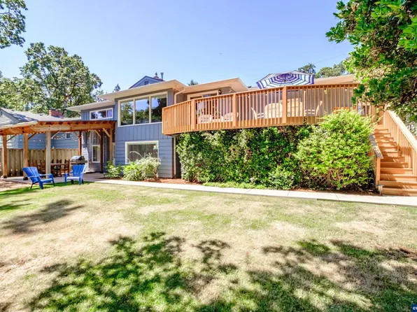 3150 Granada Way S, Salem, OR 97302