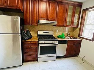 23-24 28th Ave #1F, Astoria, NY 11102