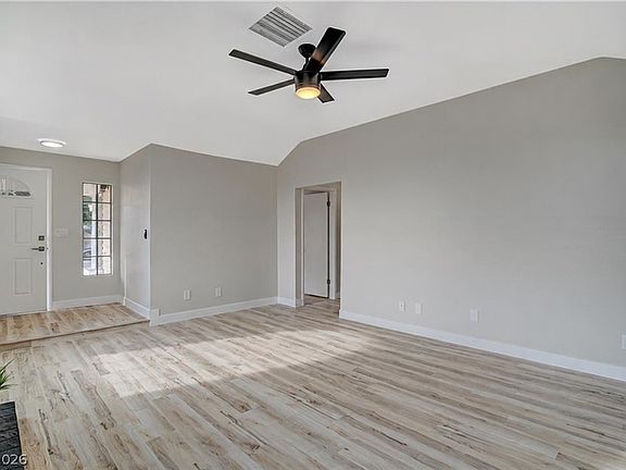 4th image of 124 Almendio Ln