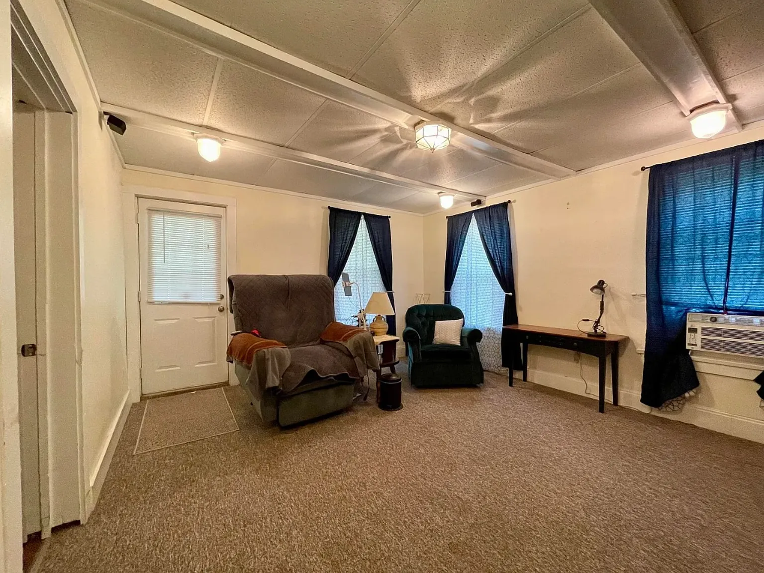 3 bed, 1382 sqft, $2,100 — Photo 4